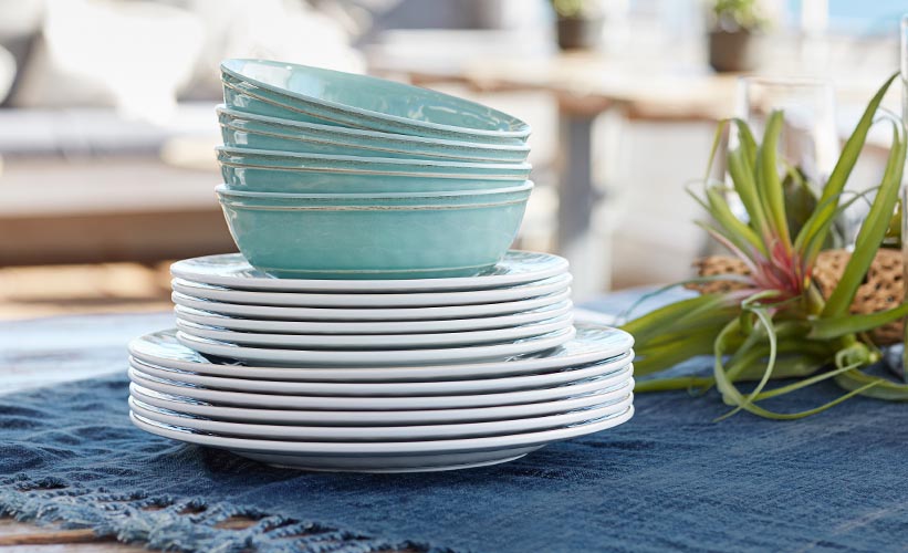 Melamine Vs Ceramic How To Choose Your Outdoor Dinnerware